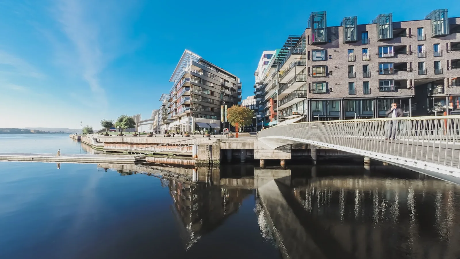 Aker Brygge et les quais : crevettes fraîches et soleil